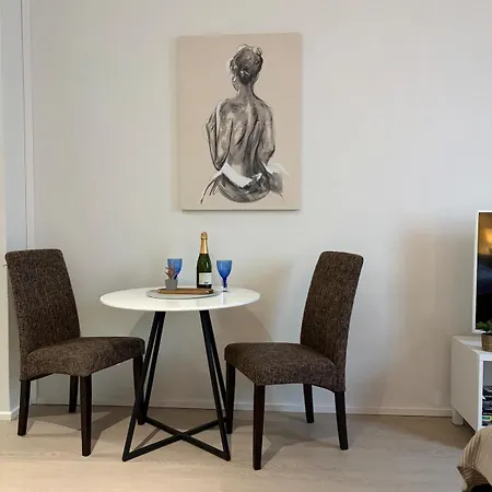 Old Courthouse Centre , Free Parking Apartman